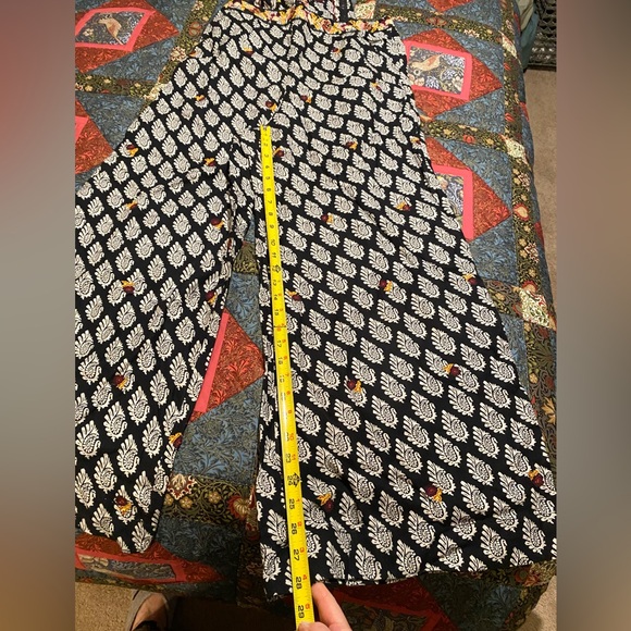 NWT ANTHRO Black Floral Embroidered Wide Leg Apron Jumpsuit Overalls Size 10 - Picture 15 of 16